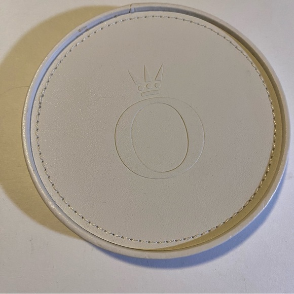 Pandora faux leather jewelry case GUC, might be a retired model 4 1/2”x 2 1/2” - Picture 7 of 12